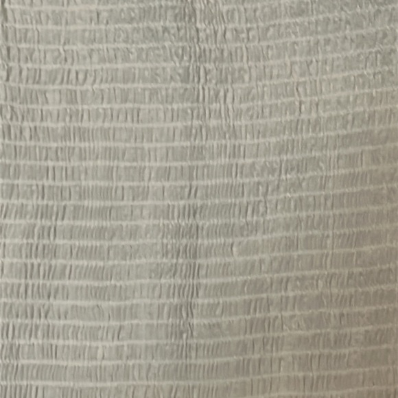 Love Tree Smocked Top‎ with Eyelet Sleeves New Size Small White 100% Cotton - Picture 2 of 7